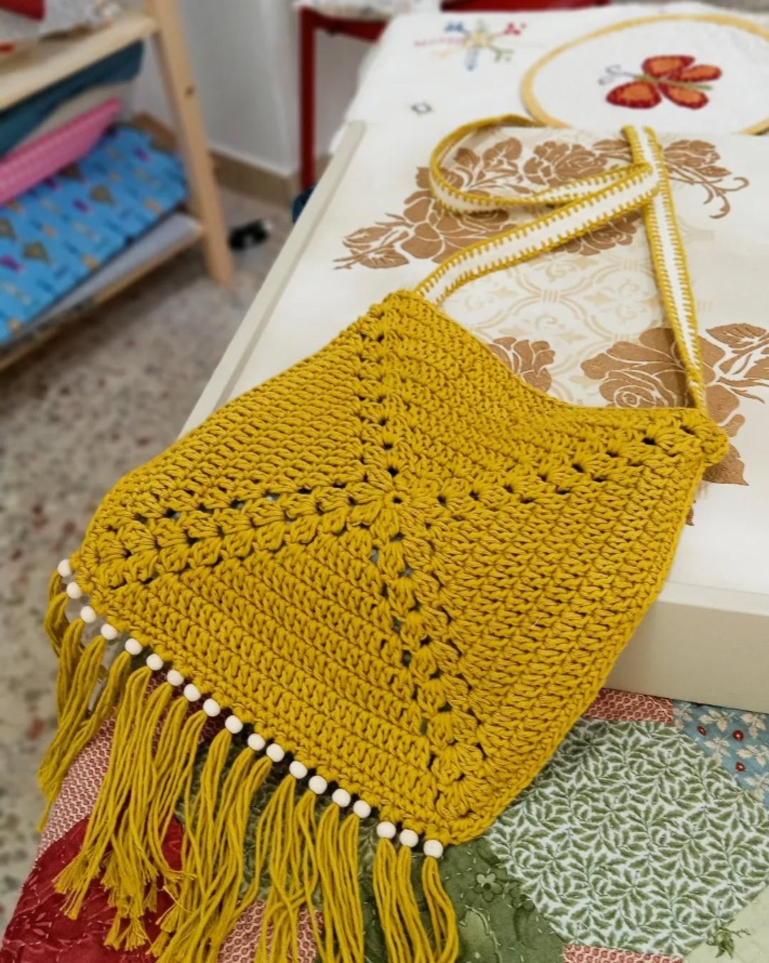 Bolsito de ganchillo amarillo Bolsito de ganchillo amarillo