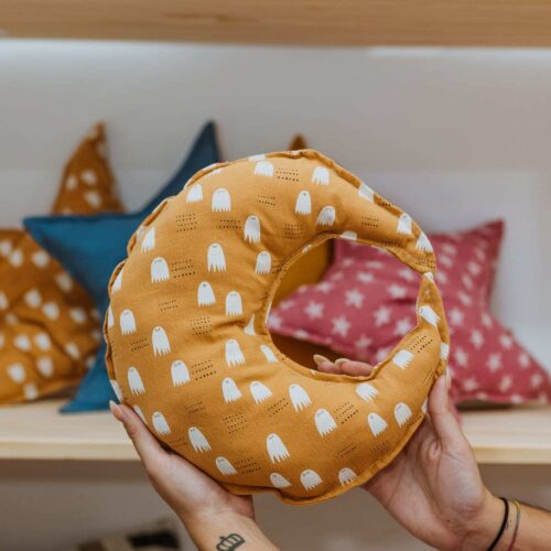 Cojines infantiles en forma de luna