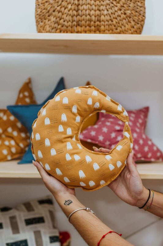 Cojines infantiles en forma de luna